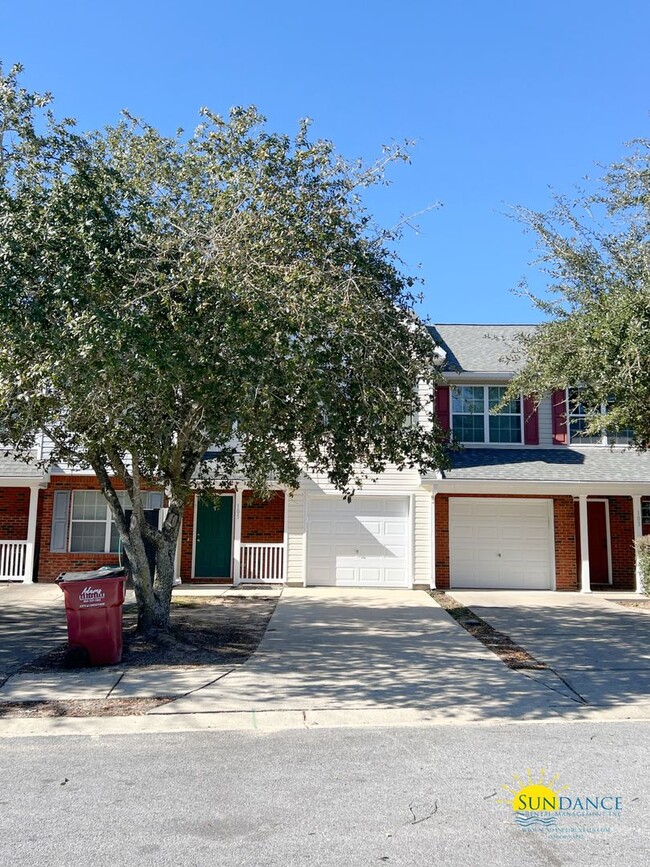 Primary Photo - Spacious 3 Bedroom Townhome in Crestview!