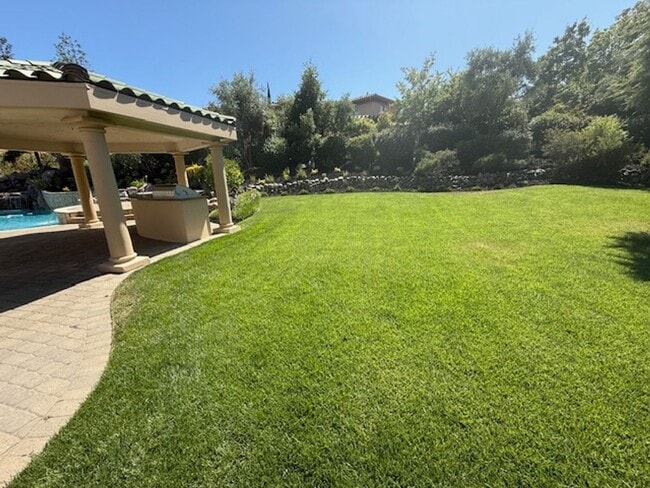 Building Photo - Luxury Two-Story 4BD/4.5BA Home, Located i...