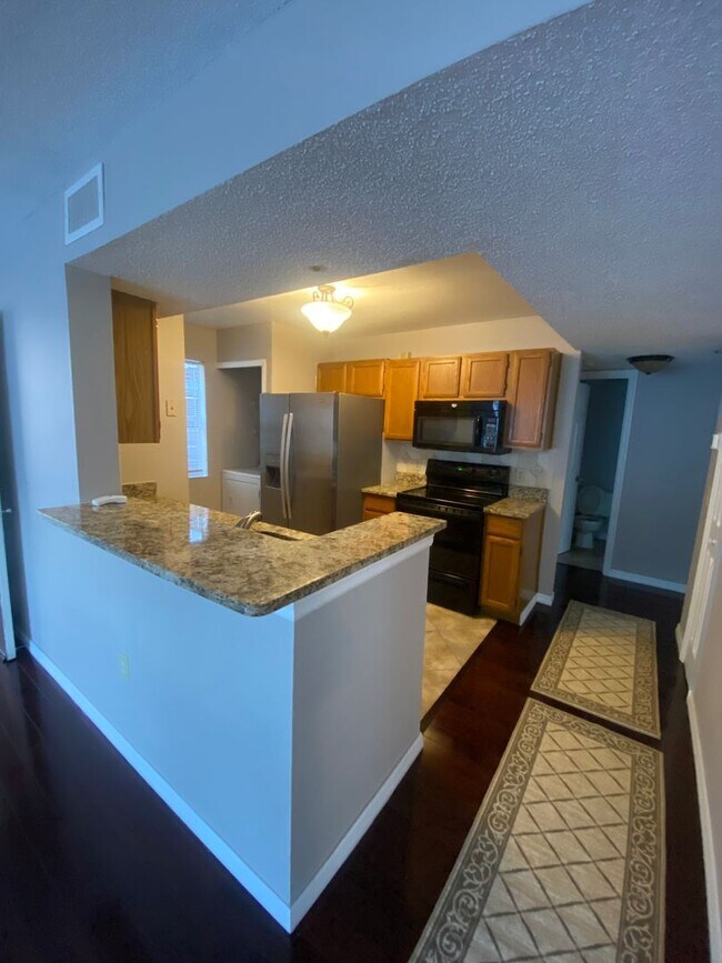 Building Photo - Gorgeous 3 bedroom 2 bath Will Not Last ( FIRST FLOOR ) - Hidden Springs Condominiums