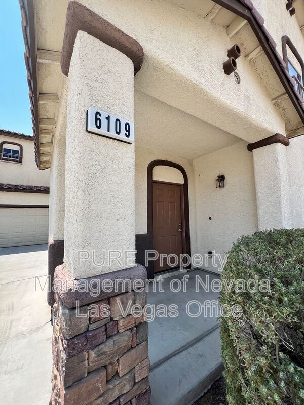 Building Photo - 6109 N Blue Luna St