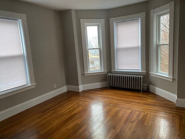 Building Photo - Walnut