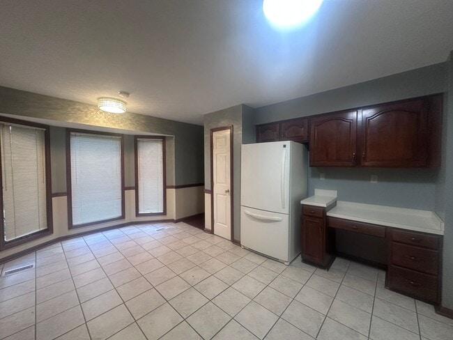 Building Photo - 1002 Juniper Springs Dr