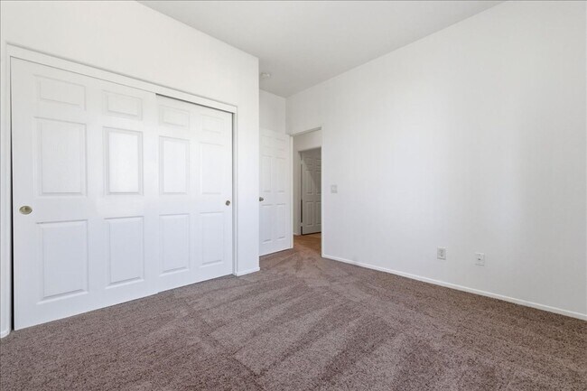 Building Photo - 4 Bed / 2.5 Bath Home at Talavera!