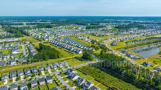 Building Photo - 201 Bigleaf Ct