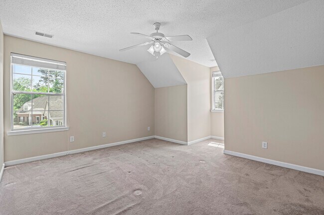 Building Photo - 118 Saddle Chase Ln