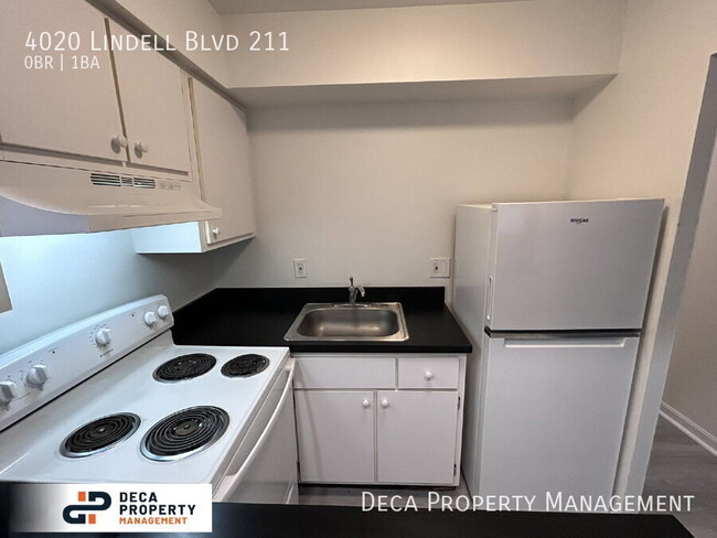 Building Photo - 4020 Lindell Blvd