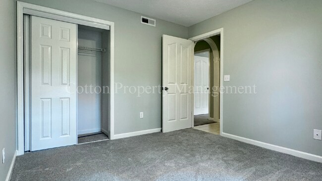 Building Photo - LEASING SPECIAL - Ask about our 1 month Re...