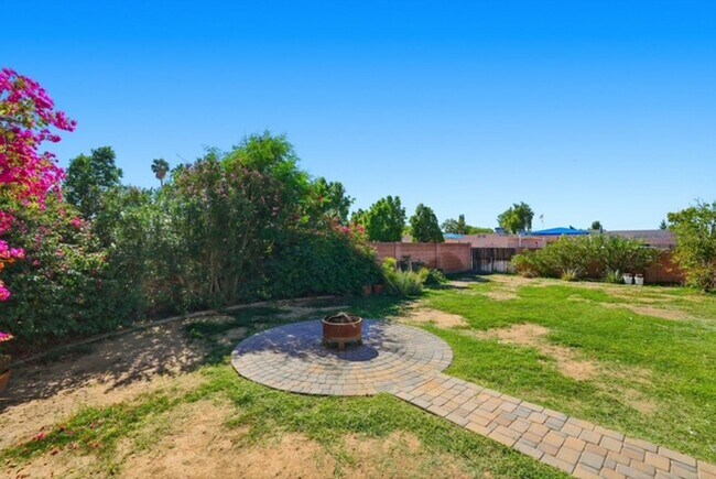 Building Photo - Mesa 4 Bed Single-Level Home • 2,044 Sq Ft • Oversized Yard • Stapley & McKellips