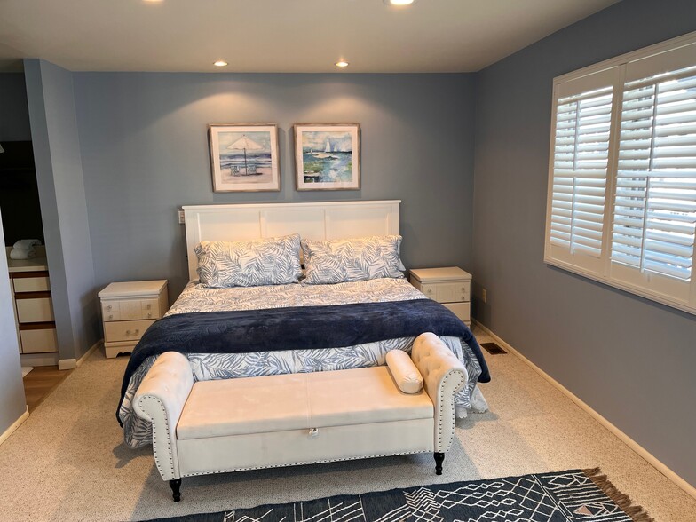 Master bedroom - 2 N Frontenac Ave