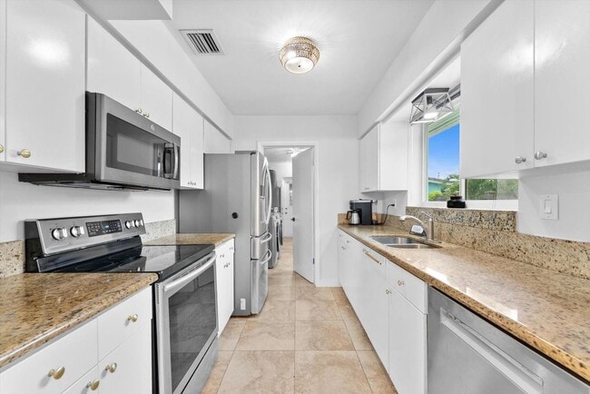 Building Photo - 1257 NW 5th St