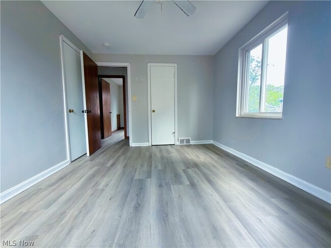 Building Photo - 14330 Lakewood Heights Blvd