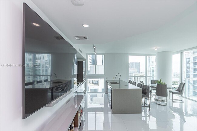 Building Photo - 1080 Brickell Ave
