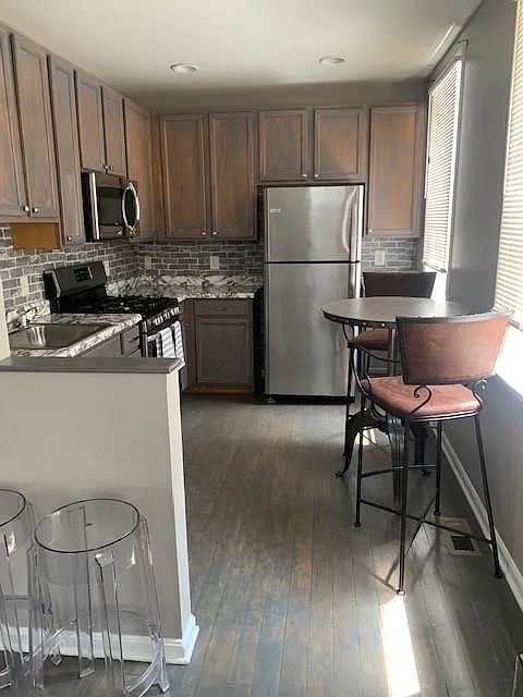 Building Photo - 701 N Madeira St