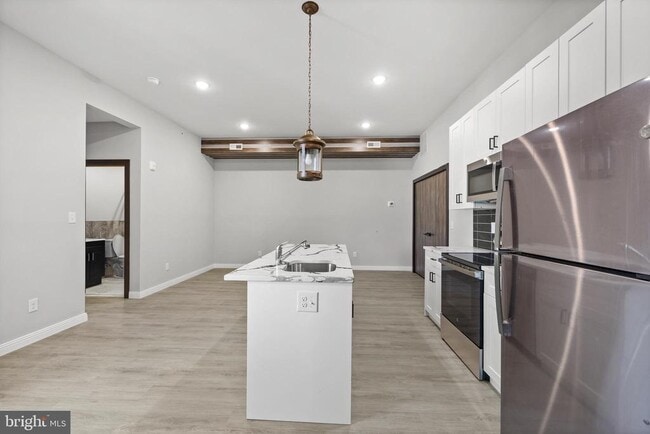 Building Photo - 403 N Simpson St