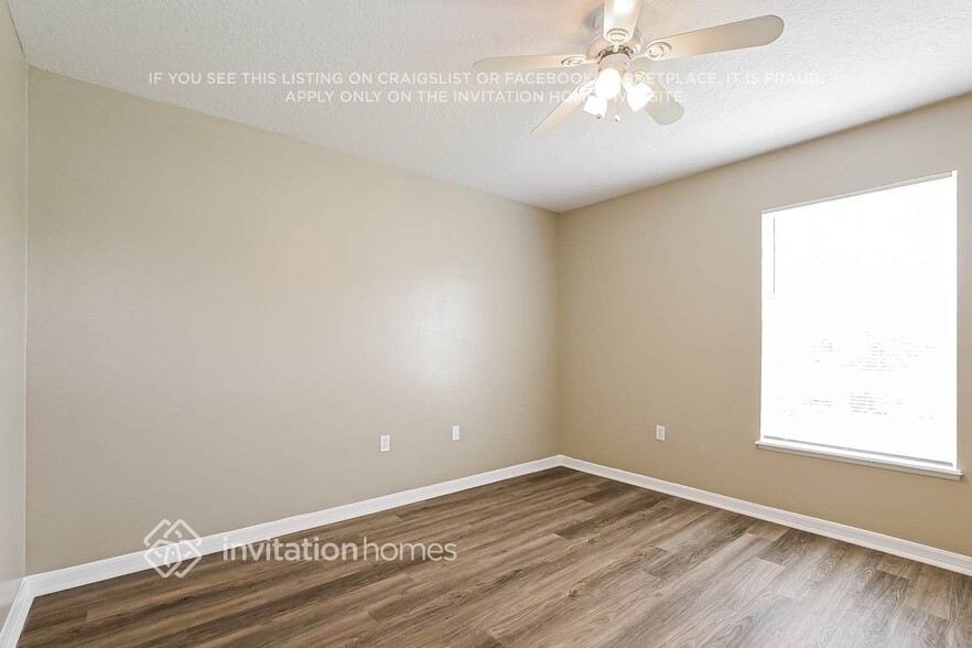 Building Photo - 688 Red Pepper Loop