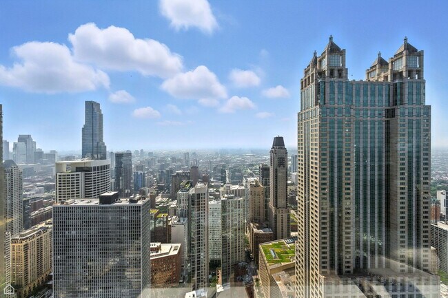 Building Photo - 175 E Delaware Pl