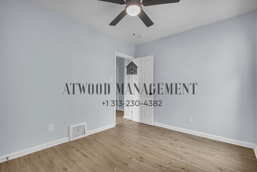 Building Photo - This beautifully updated 3-bedroom, 1-bath single-family home is ready for move-in!