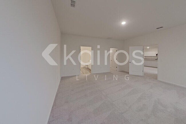 Building Photo - 631 Castillo Dr