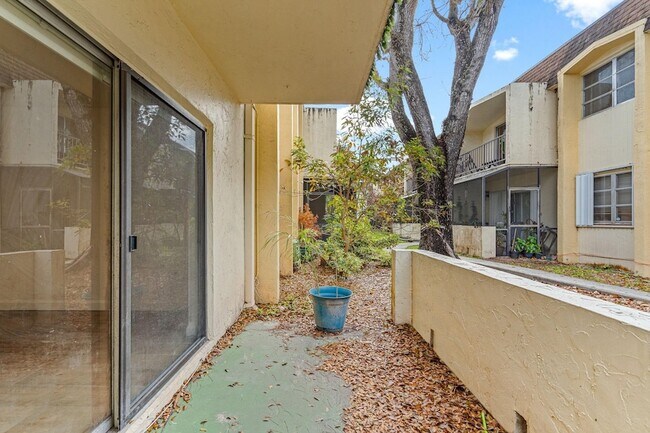 Building Photo - 7831 SW 56th St