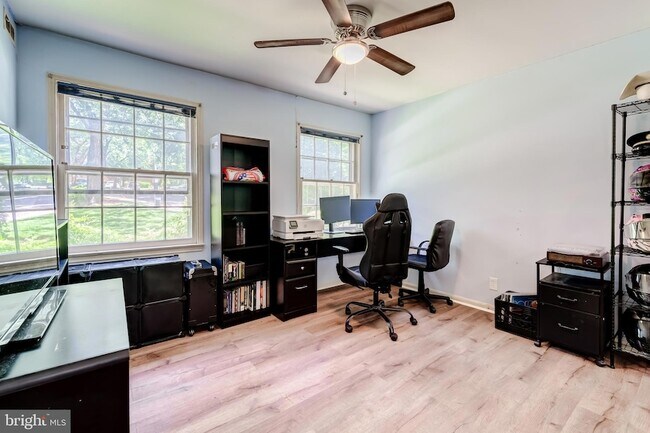 Building Photo - 6012 Westchester Park Dr