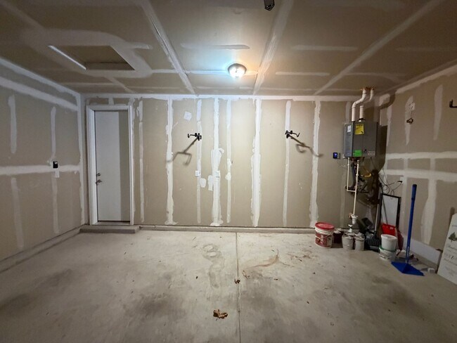 Building Photo - 4 Bedrooom Single Story New Build in Mesa Del Sol Near Netflix Studios!