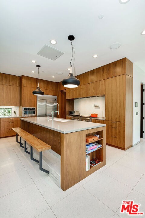 Building Photo - 4233 Shadyglade Ave