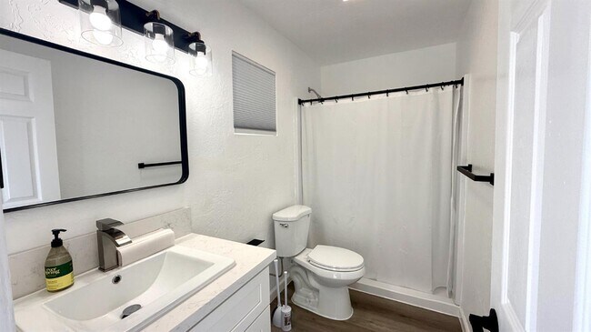 Building Photo - 10851 Hamill St