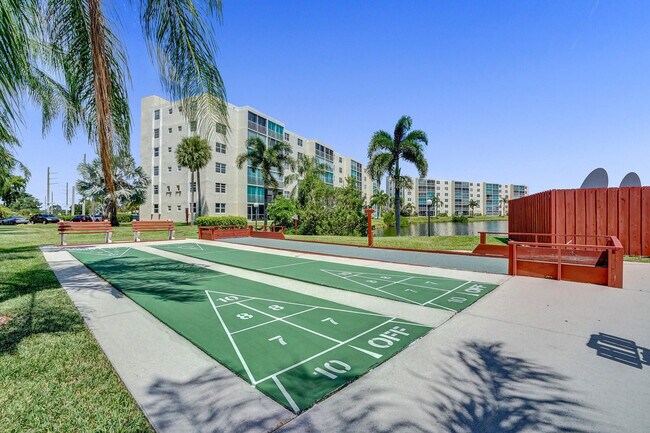 Building Photo - 301 SE 3rd St