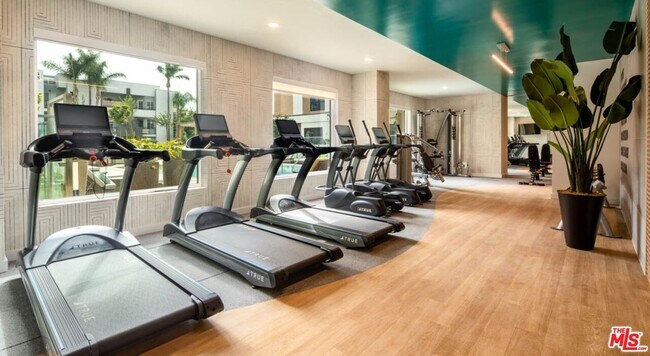 Building Photo - 10375 Washington Blvd