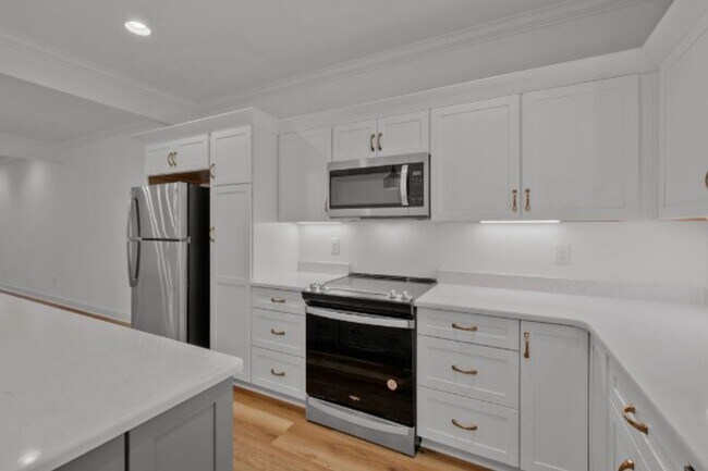 Building Photo - FOR LEASE - NEW BUILD TOWNHOME LOCATED IN ...