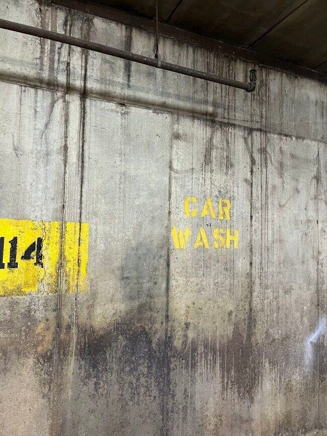 Building Photo - 5101 Carriage Way Dr