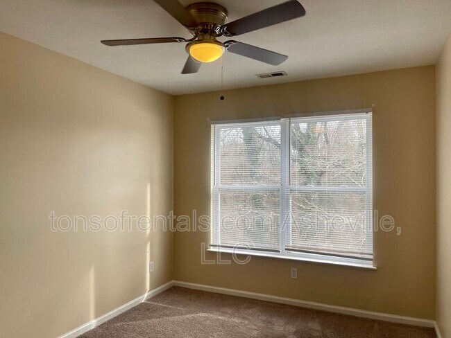 Building Photo - 16-A Evergreen Ave
