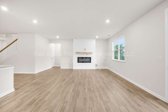 Building Photo - 412 Wild Dove Ct