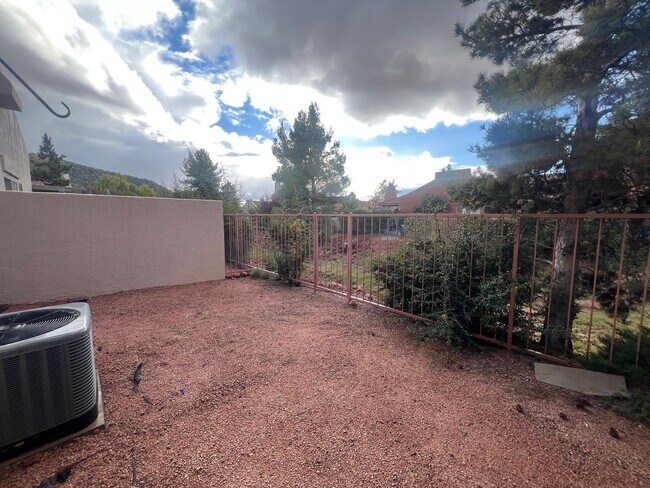 Building Photo - Unfurnished - 1 Year Rental