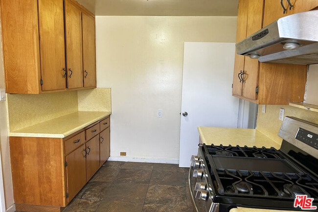 Building Photo - 2513 Denmead St