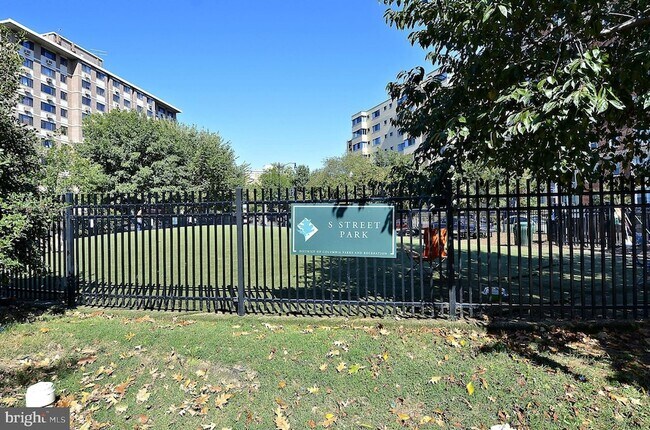 Building Photo - 1343 Q St NW