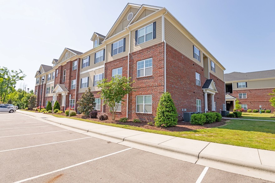 Building - The Heritage at Arlington Apartment Homes