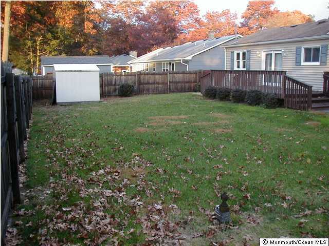 Building Photo - 744 Spray Ave