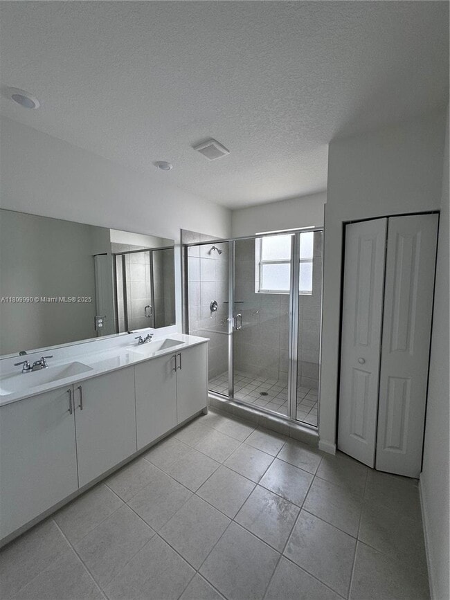 Building Photo - 128 SW 184th Way