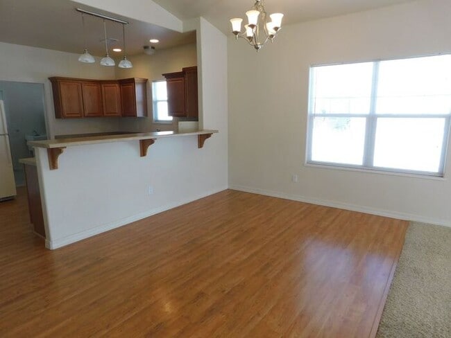 Building Photo - Spacious 3-Bedroom, 2-Bath Home