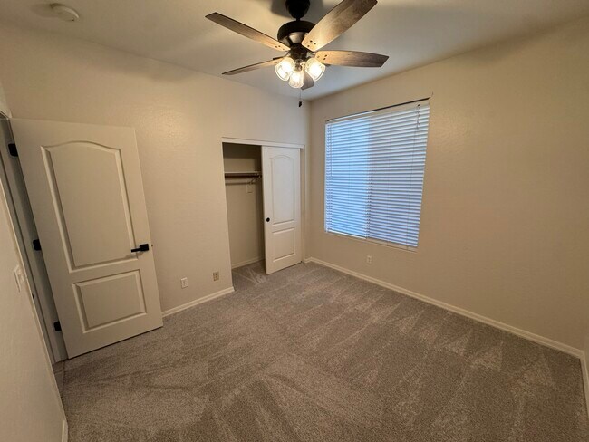 Building Photo - 2871 E Melody Ln