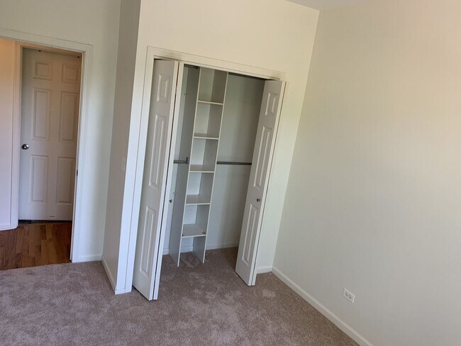 Building Photo - 1943 W Chase Ave