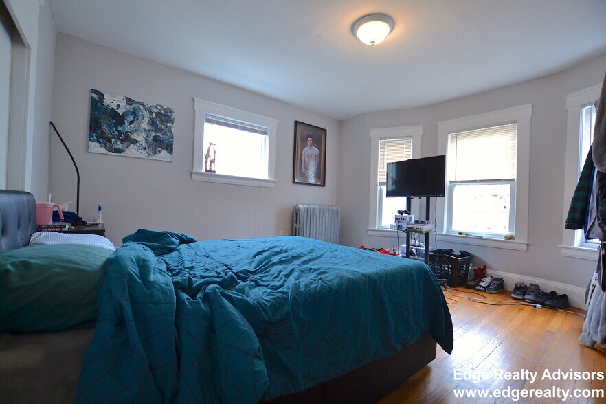 Building Photo - 40 Union St