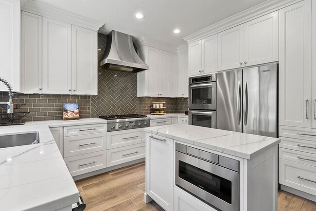 Building Photo - Gorgeous Large Furnished Home in the Gated Community of San Joaquin Hills!