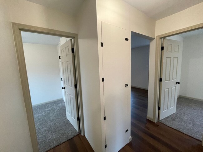Building Photo - Update 3 Bed/1 Bath Home!