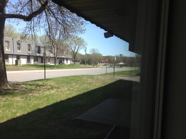 Building Photo - 900 9th Ave S