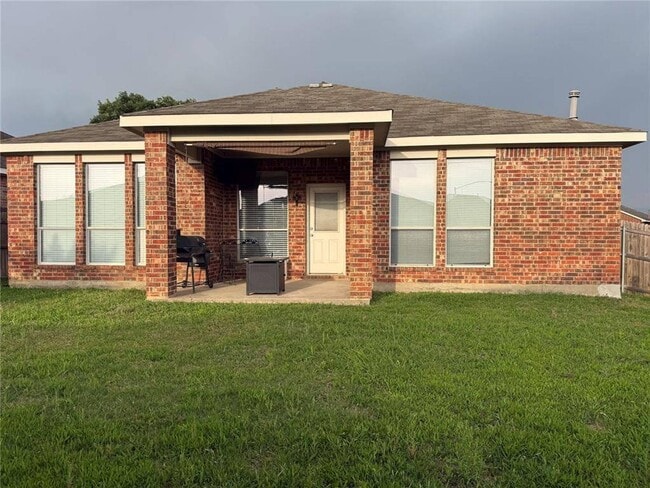 Building Photo - 9524 Navarro St
