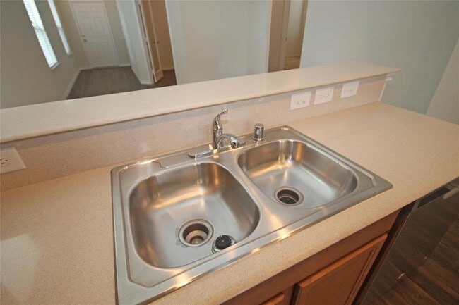 Building Photo - 4415 Iron Horse Dr