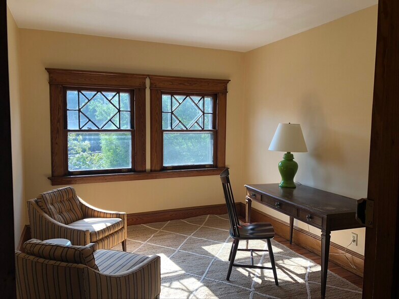 East-South facing study - 642 Orange St