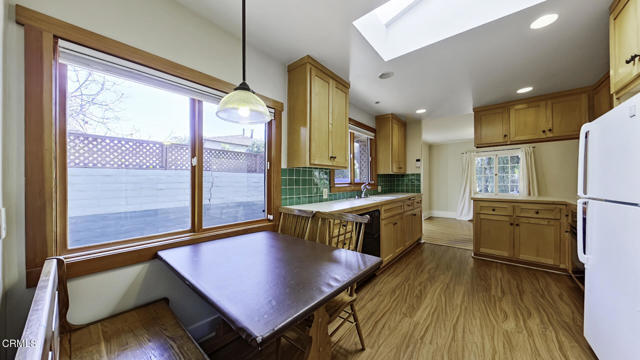 Building Photo - 1915 Las Lunas St